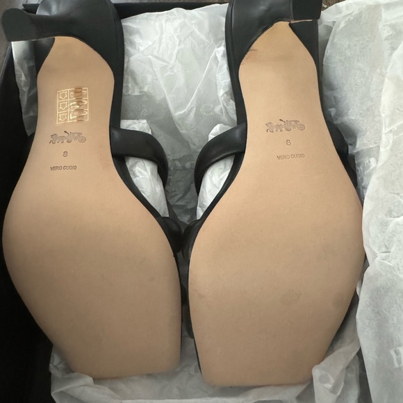 Coach Kellie leather Sandal -Mules
*BRAND NEW NEVER WORN* with box - Picture 6 of 7